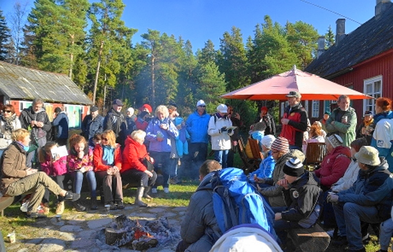 Kaido Einama foto. Läinudaastane fotomeenutus Looduse Omnibussi Aegna külastusest.